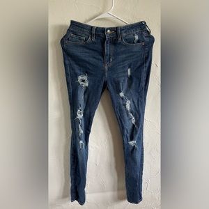 Hollister high rise super skinny 
W 26 L 30